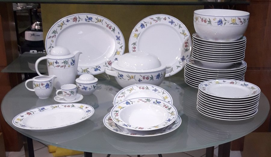 Servizio piatti tavola 41 pezzi in porcellana tedesca decoro floreale