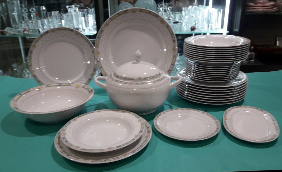 Servizio piatti tavola 39 pezzi in porcellana Kanzo
