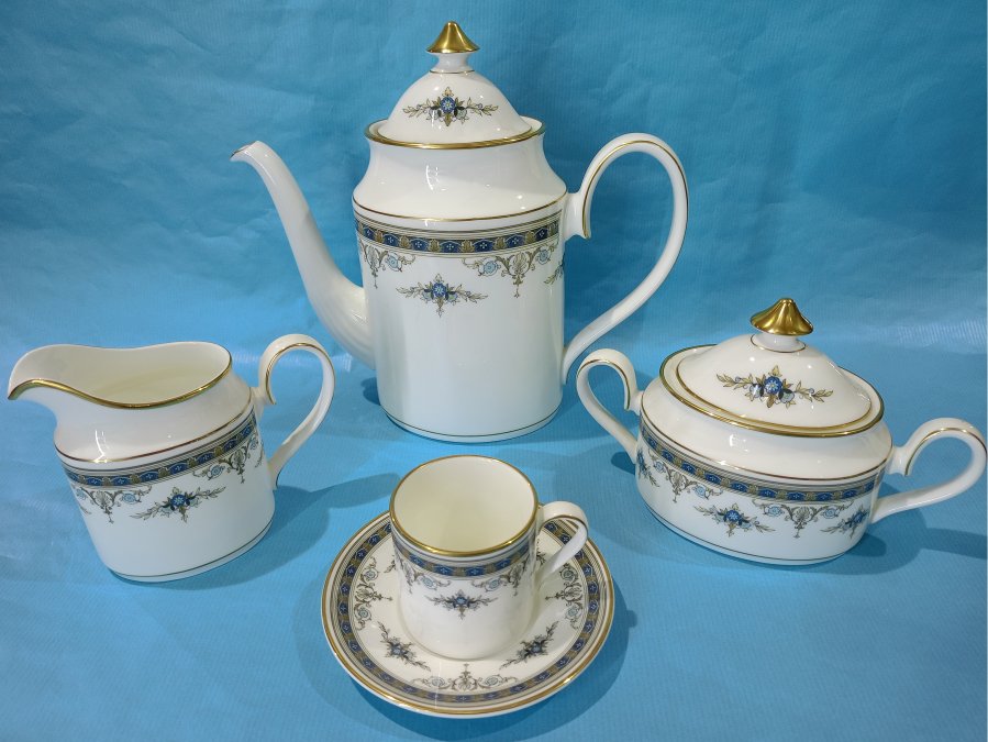 Servizio caffe' X 12 in Fine Bone China di Minton - Royal Doulton decoro Gladstone