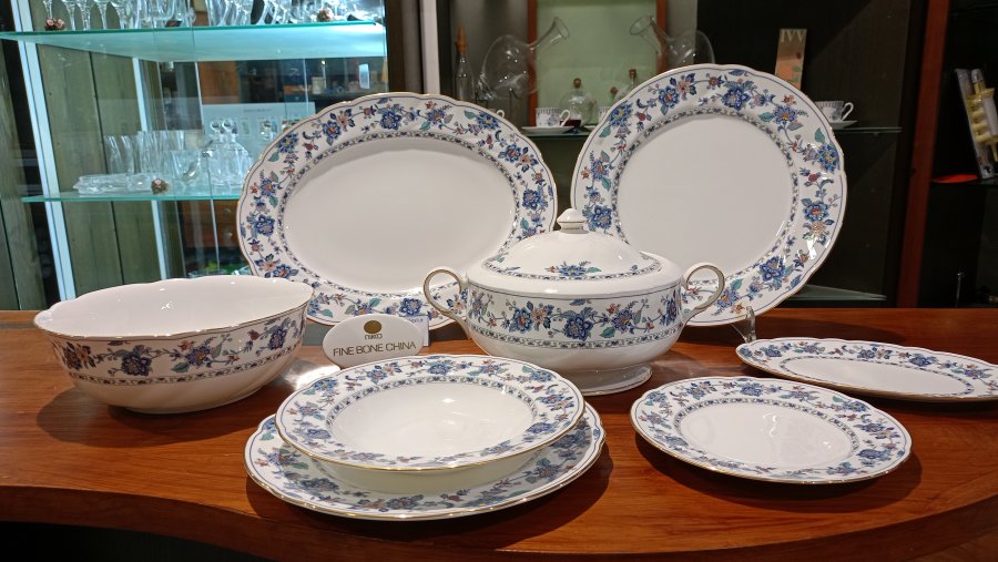 Servizio piatti tavola x 12 persone in Fine Bone China di Nikko decoro Mandarin