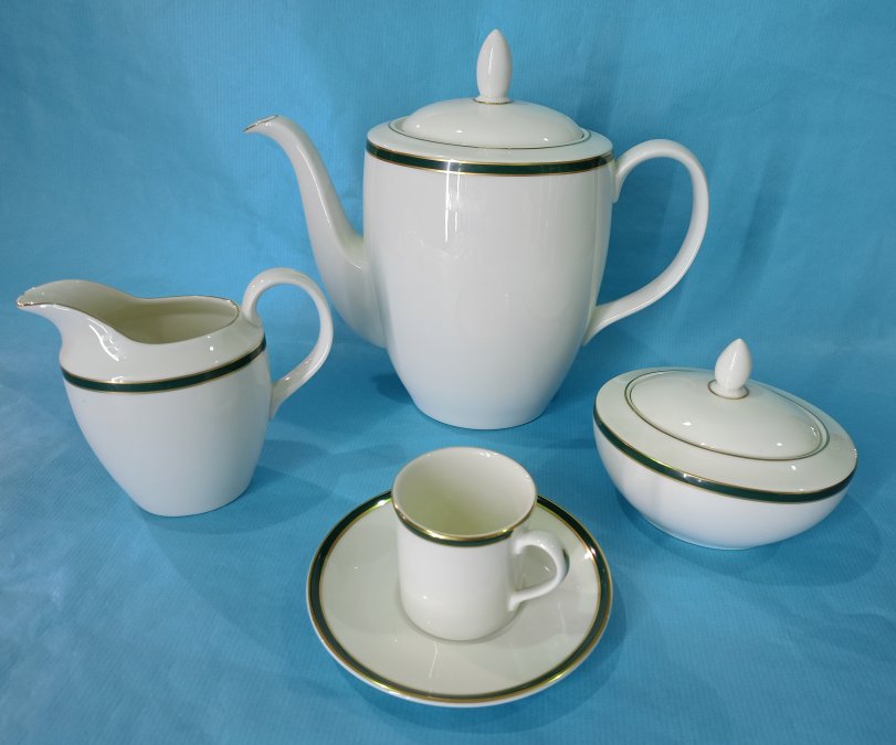 Servizio caffe' X 12 in Fine China di Royal Doulton decoro Oxford Green