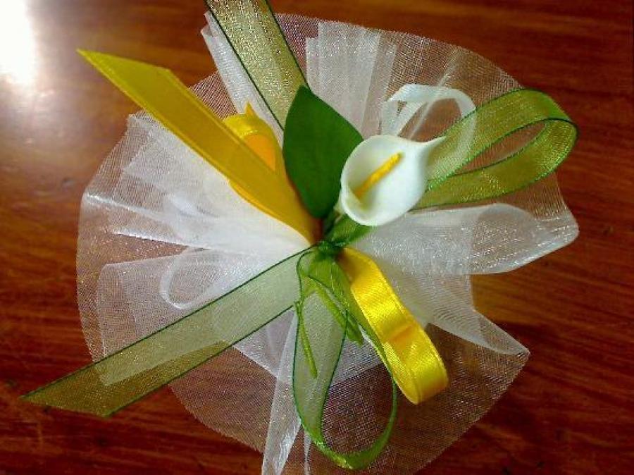 Sacchetto tulle bianco con calla - BOMBONIERE PETRUMILLA - SACCHETTI -   - Vendita online bomboniere, regali e oggettistica per  la casa